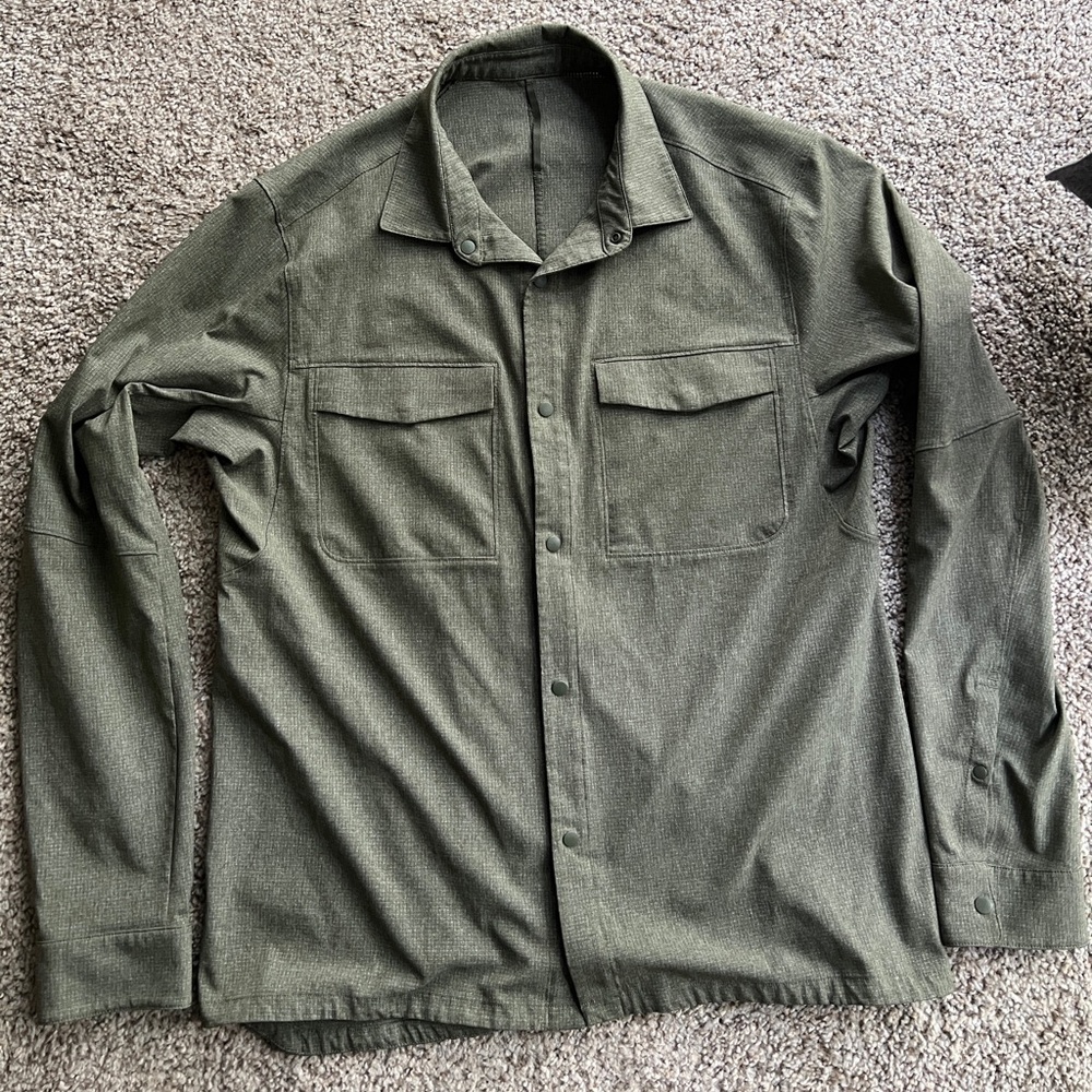 Lululemon Men’s Compatibility Shirt (Men’s L)